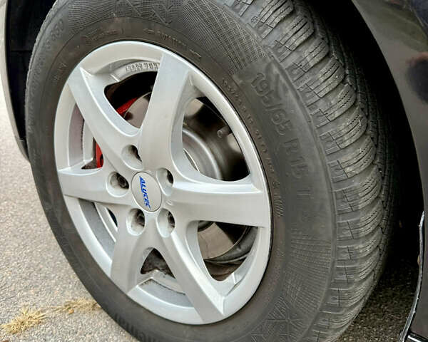 Черный Фольксваген Гольф Плюс, объемом двигателя 1.6 л и пробегом 190 тыс. км за 6900 $, фото 32 на Automoto.ua