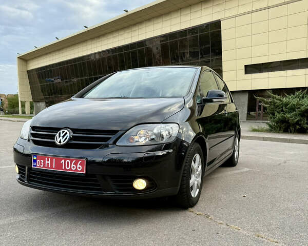 Черный Фольксваген Гольф Плюс, объемом двигателя 1.6 л и пробегом 190 тыс. км за 6900 $, фото 6 на Automoto.ua