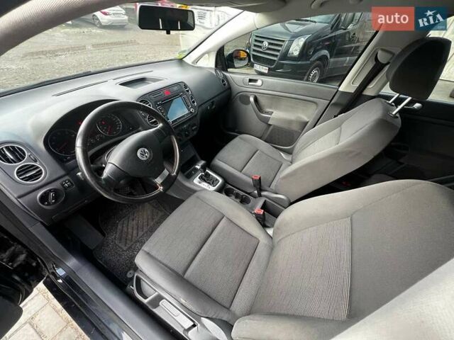 Черный Фольксваген Гольф Плюс, объемом двигателя 1.6 л и пробегом 269 тыс. км за 5950 $, фото 31 на Automoto.ua