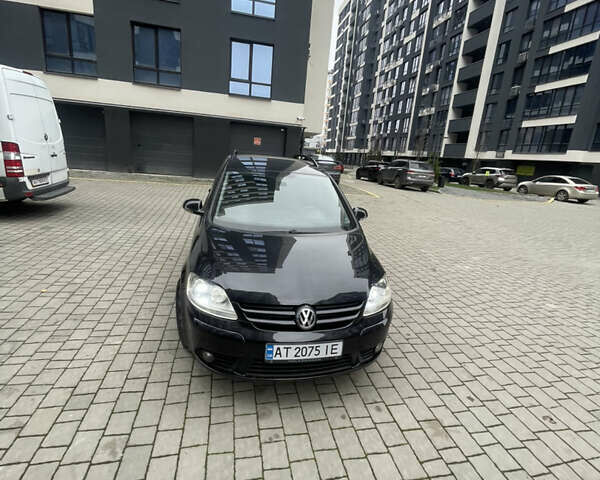 Черный Фольксваген Гольф Плюс, объемом двигателя 2 л и пробегом 267 тыс. км за 7800 $, фото 12 на Automoto.ua