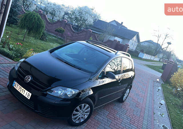 Черный Фольксваген Гольф Плюс, объемом двигателя 1.6 л и пробегом 217 тыс. км за 6800 $, фото 2 на Automoto.ua