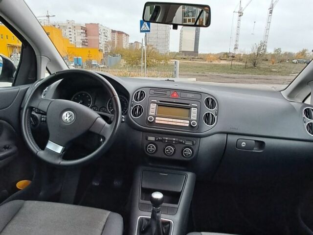 Черный Фольксваген Гольф Плюс, объемом двигателя 1.6 л и пробегом 193 тыс. км за 6650 $, фото 6 на Automoto.ua
