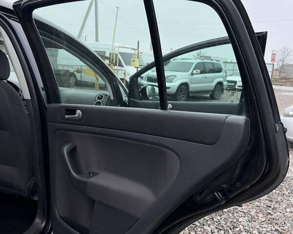 Черный Фольксваген Гольф Плюс, объемом двигателя 1.6 л и пробегом 250 тыс. км за 6350 $, фото 28 на Automoto.ua