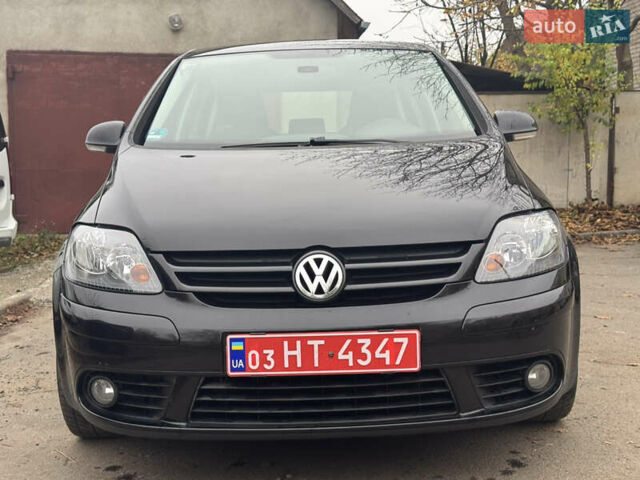 Черный Фольксваген Гольф Плюс, объемом двигателя 1.6 л и пробегом 245 тыс. км за 5500 $, фото 7 на Automoto.ua