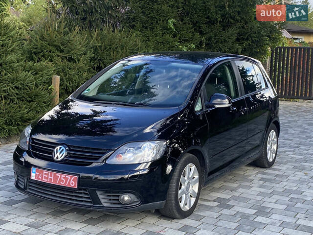 Черный Фольксваген Гольф Плюс, объемом двигателя 1.6 л и пробегом 204 тыс. км за 5800 $, фото 1 на Automoto.ua
