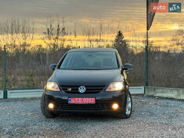 Черный Фольксваген Гольф Плюс, объемом двигателя 1.6 л и пробегом 160 тыс. км за 5999 $, фото 3 на Automoto.ua