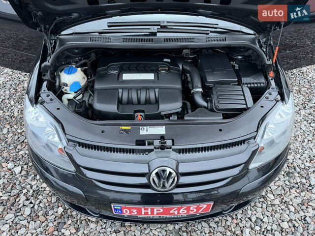 Черный Фольксваген Гольф Плюс, объемом двигателя 1.6 л и пробегом 250 тыс. км за 6350 $, фото 36 на Automoto.ua