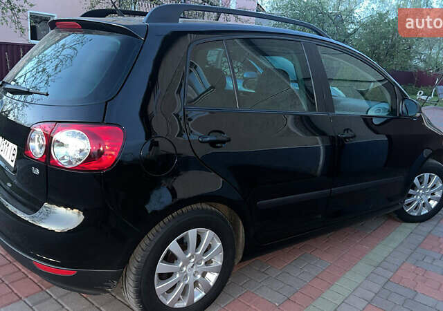 Черный Фольксваген Гольф Плюс, объемом двигателя 1.6 л и пробегом 217 тыс. км за 6800 $, фото 5 на Automoto.ua
