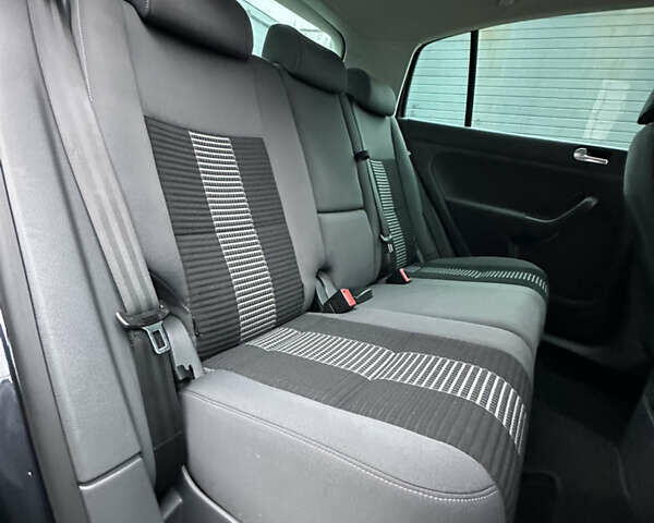 Черный Фольксваген Гольф Плюс, объемом двигателя 1.6 л и пробегом 165 тыс. км за 7350 $, фото 60 на Automoto.ua