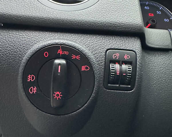 Черный Фольксваген Гольф Плюс, объемом двигателя 1.6 л и пробегом 165 тыс. км за 7350 $, фото 42 на Automoto.ua