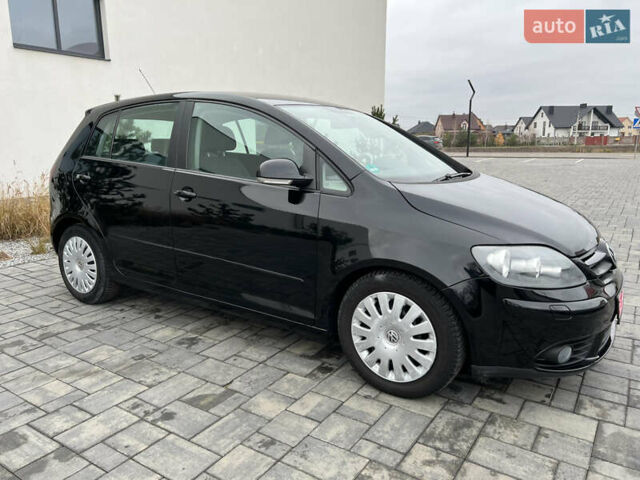 Черный Фольксваген Гольф Плюс, объемом двигателя 1.6 л и пробегом 249 тыс. км за 5850 $, фото 24 на Automoto.ua