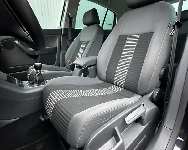 Черный Фольксваген Гольф Плюс, объемом двигателя 1.6 л и пробегом 165 тыс. км за 7350 $, фото 43 на Automoto.ua