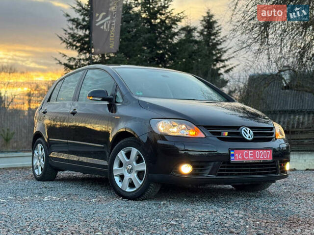 Черный Фольксваген Гольф Плюс, объемом двигателя 1.6 л и пробегом 160 тыс. км за 5999 $, фото 10 на Automoto.ua