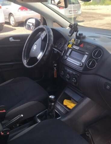 Черный Фольксваген Гольф Плюс, объемом двигателя 1.39 л и пробегом 265 тыс. км за 6900 $, фото 24 на Automoto.ua