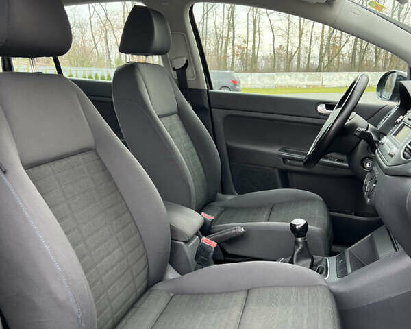 Черный Фольксваген Гольф Плюс, объемом двигателя 1.6 л и пробегом 249 тыс. км за 5850 $, фото 53 на Automoto.ua