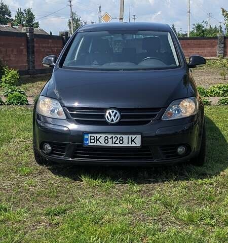 Черный Фольксваген Гольф Плюс, объемом двигателя 1.97 л и пробегом 260 тыс. км за 7550 $, фото 12 на Automoto.ua