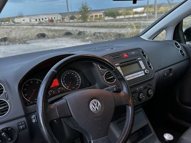 Черный Фольксваген Гольф Плюс, объемом двигателя 1.6 л и пробегом 89 тыс. км за 6700 $, фото 15 на Automoto.ua