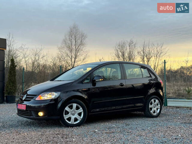 Черный Фольксваген Гольф Плюс, объемом двигателя 1.6 л и пробегом 160 тыс. км за 5999 $, фото 2 на Automoto.ua