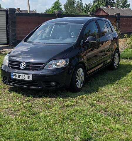 Черный Фольксваген Гольф Плюс, объемом двигателя 1.97 л и пробегом 260 тыс. км за 7550 $, фото 11 на Automoto.ua