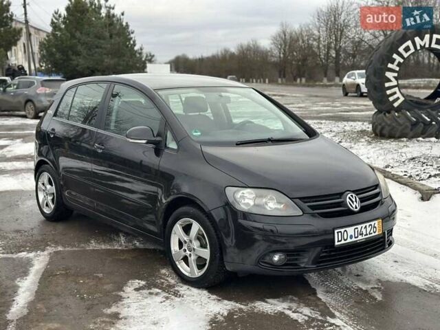 Черный Фольксваген Гольф Плюс, объемом двигателя 1.6 л и пробегом 188 тыс. км за 6550 $, фото 1 на Automoto.ua