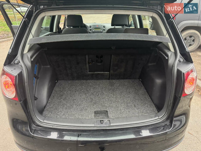 Черный Фольксваген Гольф Плюс, объемом двигателя 1.6 л и пробегом 245 тыс. км за 5500 $, фото 27 на Automoto.ua