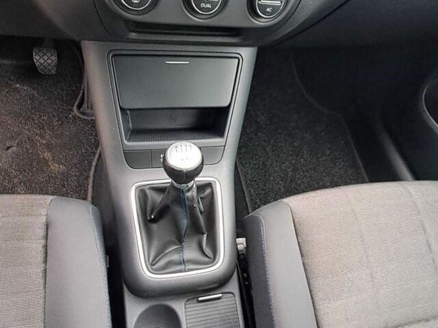 Черный Фольксваген Гольф Плюс, объемом двигателя 1.6 л и пробегом 192 тыс. км за 6850 $, фото 10 на Automoto.ua