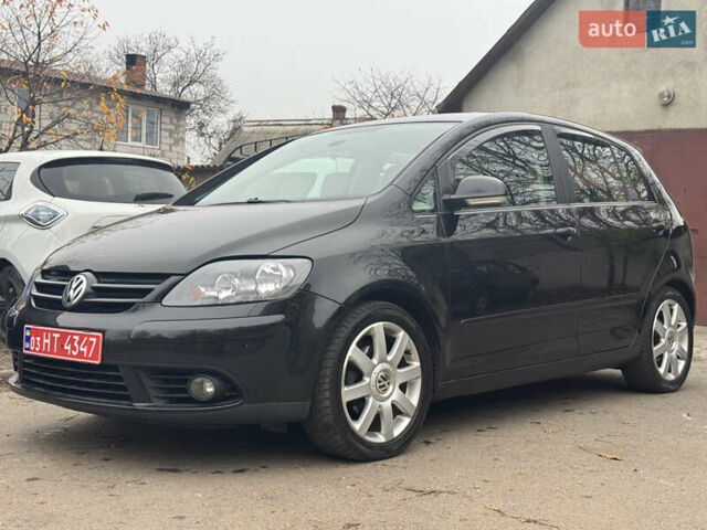 Черный Фольксваген Гольф Плюс, объемом двигателя 1.6 л и пробегом 245 тыс. км за 5500 $, фото 13 на Automoto.ua