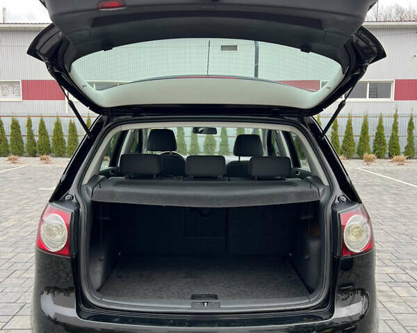 Черный Фольксваген Гольф Плюс, объемом двигателя 1.6 л и пробегом 249 тыс. км за 5850 $, фото 36 на Automoto.ua