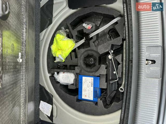 Черный Фольксваген Гольф Плюс, объемом двигателя 1.6 л и пробегом 248 тыс. км за 6900 $, фото 6 на Automoto.ua