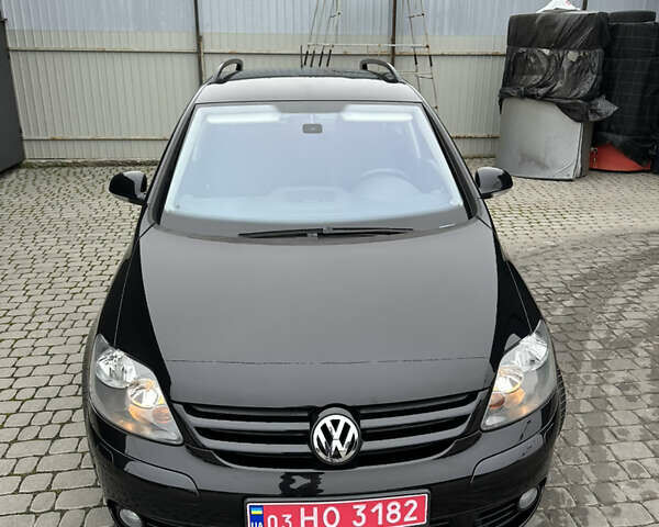 Черный Фольксваген Гольф Плюс, объемом двигателя 1.6 л и пробегом 165 тыс. км за 7350 $, фото 2 на Automoto.ua