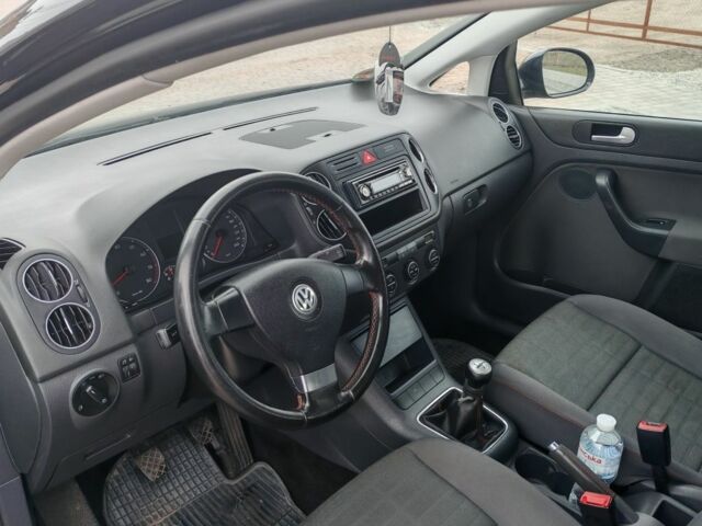 Чорний Фольксваген Golf Plus, об'ємом двигуна 1.6 л та пробігом 207 тис. км за 6000 $, фото 14 на Automoto.ua