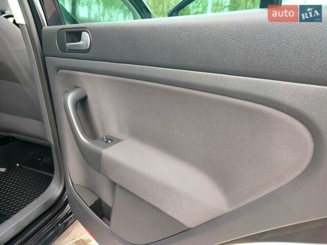 Черный Фольксваген Гольф Плюс, объемом двигателя 1.4 л и пробегом 129 тыс. км за 6499 $, фото 59 на Automoto.ua