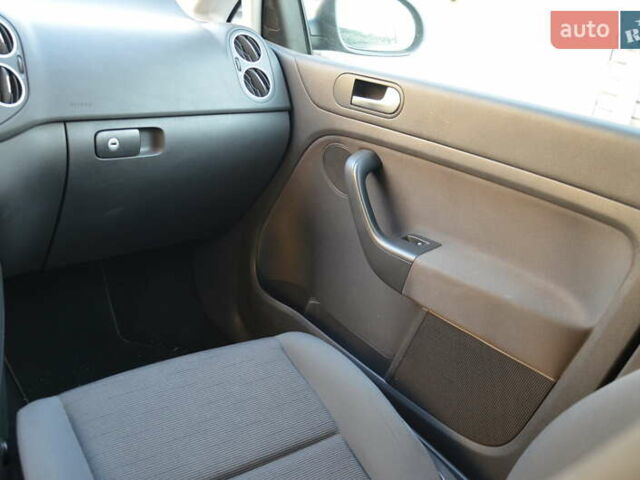 Чорний Фольксваген Golf Plus, об'ємом двигуна 1.9 л та пробігом 203 тис. км за 9000 $, фото 12 на Automoto.ua