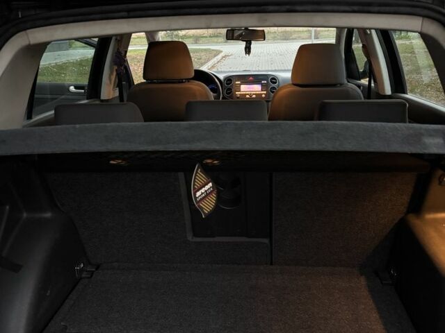 Черный Фольксваген Гольф Плюс, объемом двигателя 1.6 л и пробегом 71 тыс. км за 7499 $, фото 16 на Automoto.ua