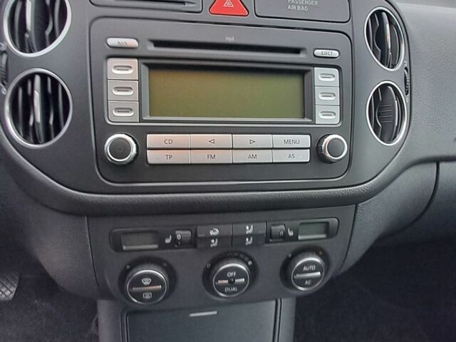 Черный Фольксваген Гольф Плюс, объемом двигателя 1.6 л и пробегом 192 тыс. км за 6850 $, фото 12 на Automoto.ua