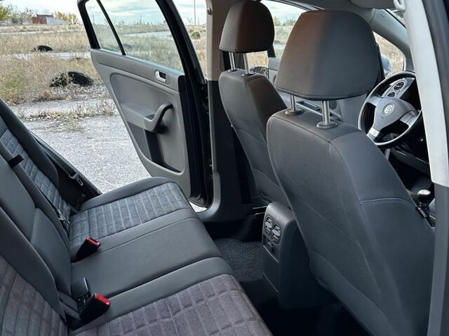 Черный Фольксваген Гольф Плюс, объемом двигателя 1.6 л и пробегом 89 тыс. км за 6700 $, фото 20 на Automoto.ua