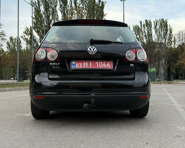Черный Фольксваген Гольф Плюс, объемом двигателя 1.6 л и пробегом 190 тыс. км за 6900 $, фото 9 на Automoto.ua