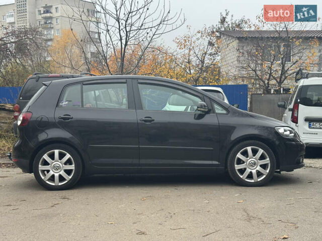 Черный Фольксваген Гольф Плюс, объемом двигателя 1.6 л и пробегом 245 тыс. км за 5500 $, фото 12 на Automoto.ua