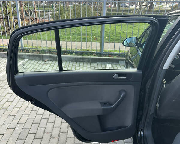 Чорний Фольксваген Golf Plus, об'ємом двигуна 1.6 л та пробігом 204 тис. км за 6300 $, фото 25 на Automoto.ua