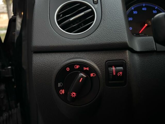 Черный Фольксваген Гольф Плюс, объемом двигателя 1.6 л и пробегом 71 тыс. км за 7499 $, фото 14 на Automoto.ua