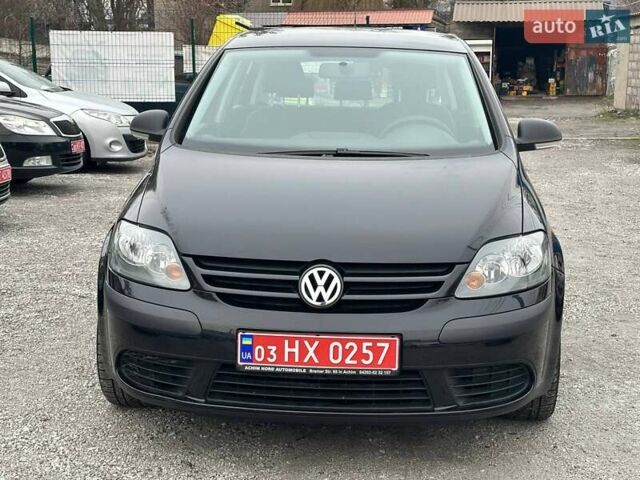 Черный Фольксваген Гольф Плюс, объемом двигателя 1.4 л и пробегом 190 тыс. км за 5950 $, фото 1 на Automoto.ua