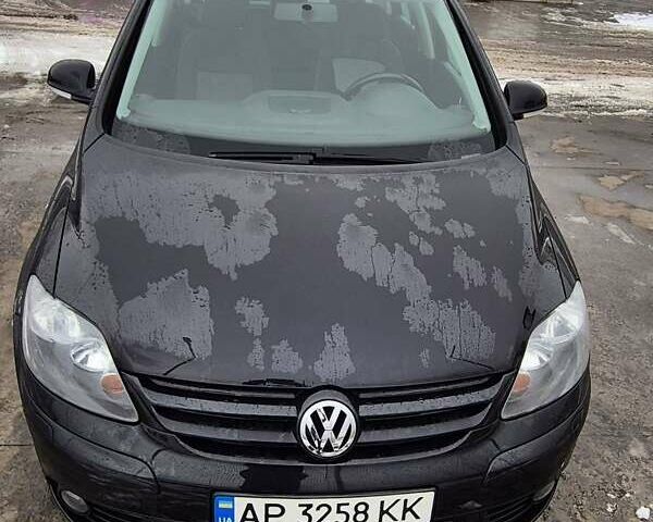 Черный Фольксваген Гольф Плюс, объемом двигателя 1.6 л и пробегом 197 тыс. км за 6700 $, фото 7 на Automoto.ua