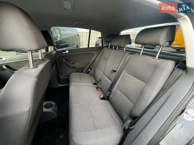 Черный Фольксваген Гольф Плюс, объемом двигателя 1.6 л и пробегом 269 тыс. км за 5950 $, фото 16 на Automoto.ua