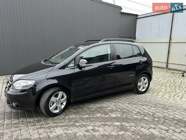 Черный Фольксваген Гольф Плюс, объемом двигателя 1.6 л и пробегом 165 тыс. км за 7350 $, фото 5 на Automoto.ua