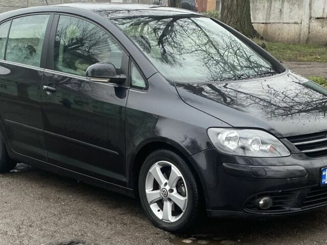 Черный Фольксваген Гольф Плюс, объемом двигателя 1.4 л и пробегом 216 тыс. км за 6200 $, фото 10 на Automoto.ua