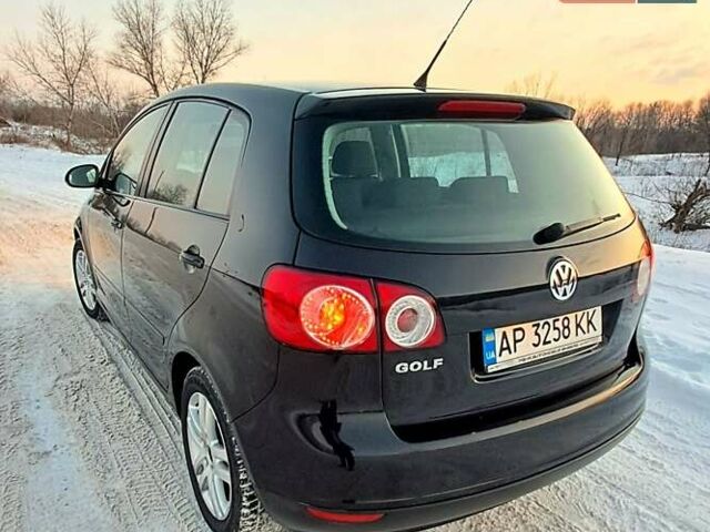 Черный Фольксваген Гольф Плюс, объемом двигателя 1.6 л и пробегом 196 тыс. км за 6750 $, фото 1 на Automoto.ua