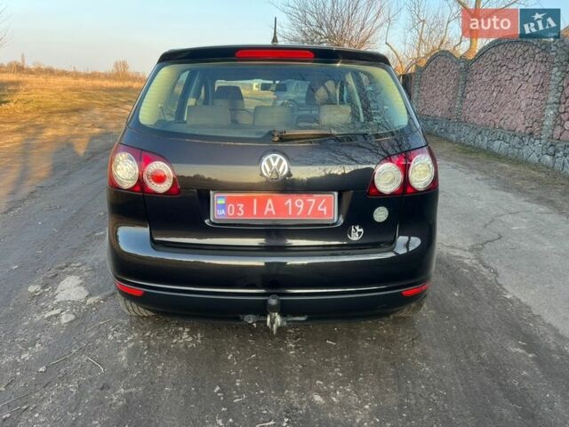Черный Фольксваген Гольф Плюс, объемом двигателя 1.6 л и пробегом 242 тыс. км за 5950 $, фото 7 на Automoto.ua