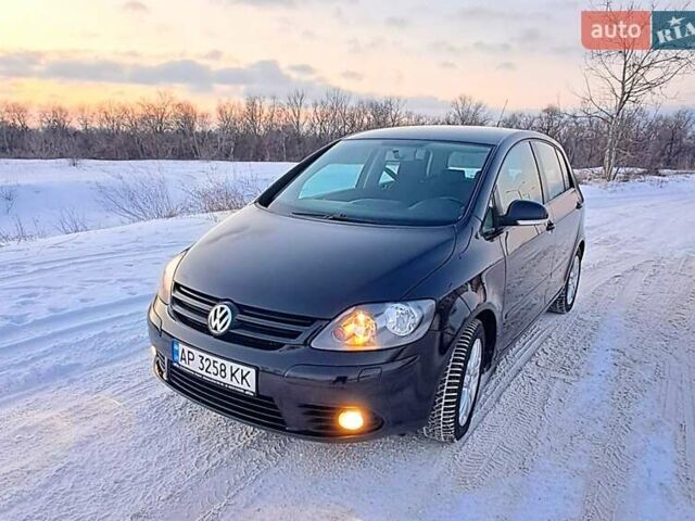 Черный Фольксваген Гольф Плюс, объемом двигателя 1.6 л и пробегом 196 тыс. км за 6750 $, фото 5 на Automoto.ua