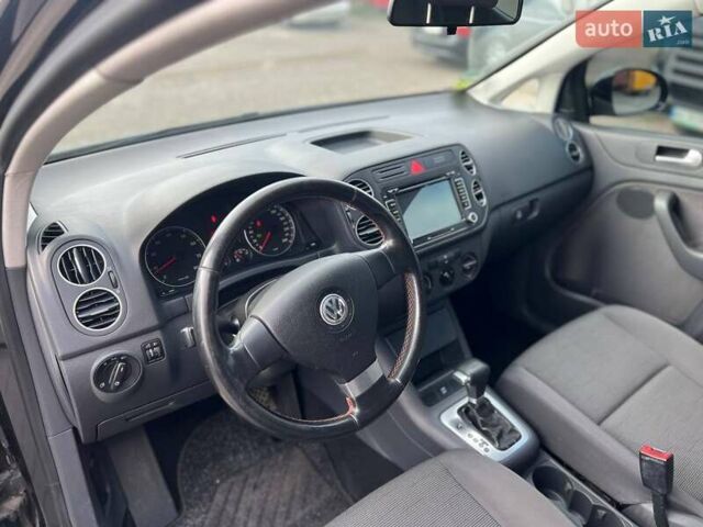 Черный Фольксваген Гольф Плюс, объемом двигателя 1.6 л и пробегом 269 тыс. км за 5950 $, фото 27 на Automoto.ua