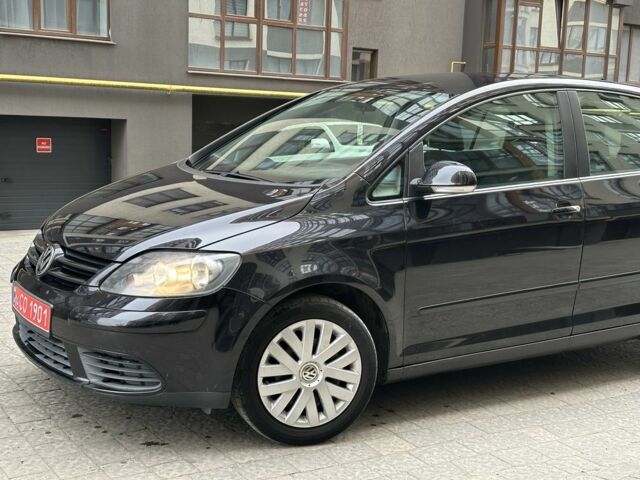 Черный Фольксваген Гольф Плюс, объемом двигателя 1.4 л и пробегом 230 тыс. км за 5250 $, фото 4 на Automoto.ua